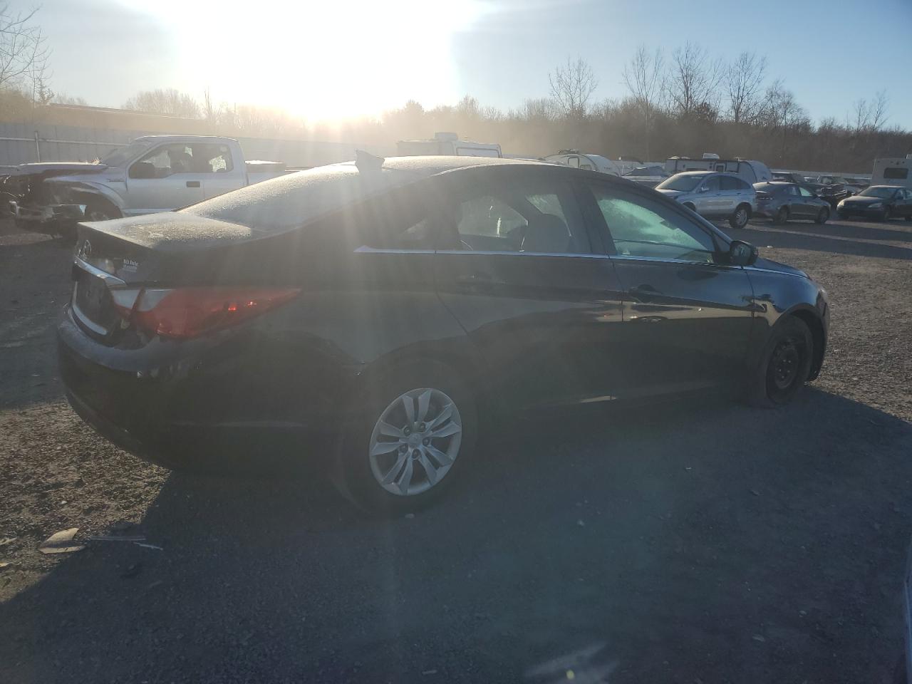 2012 Hyundai Sonata - Image 3