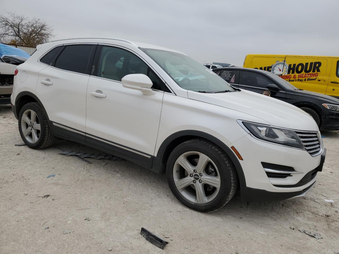 VIN 5LMCJ1C97HUL45906 2017 LINCOLN MKC no.4