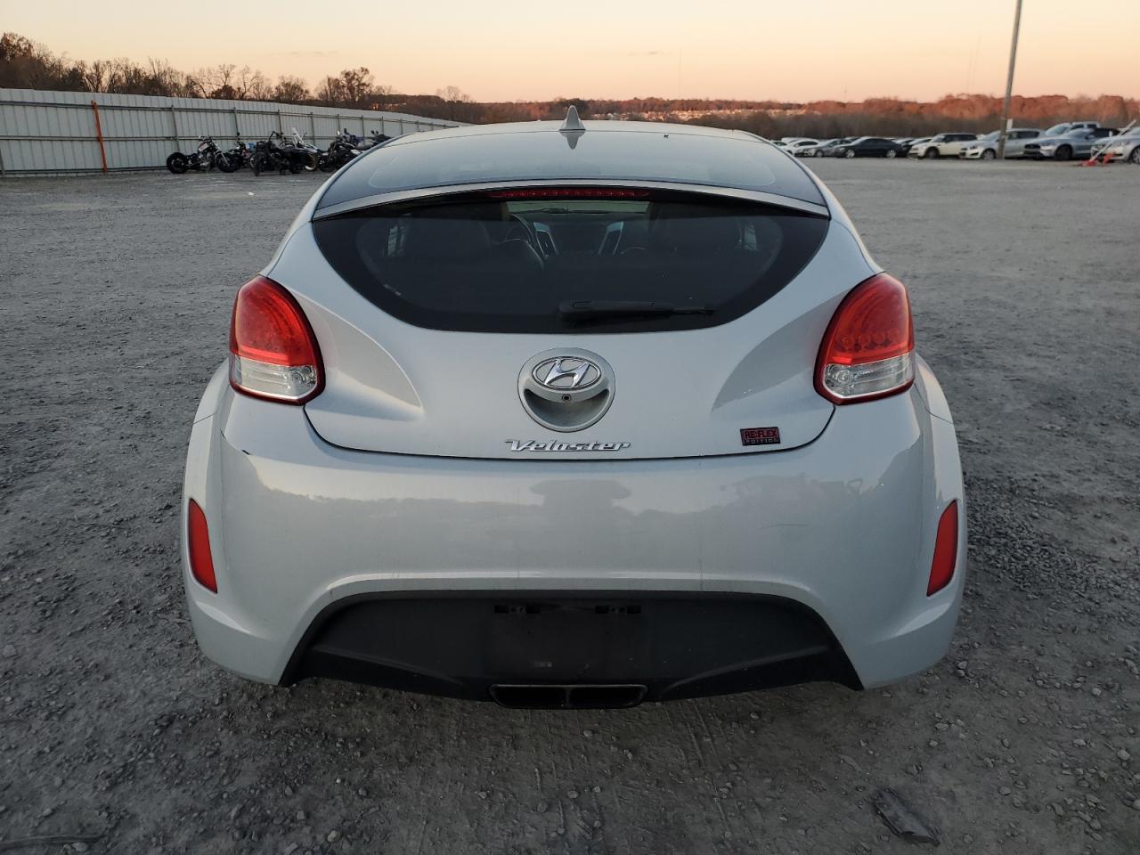 2015 Hyundai Veloster VIN: KMHTC6ADXFU218579 Lot: 83159264