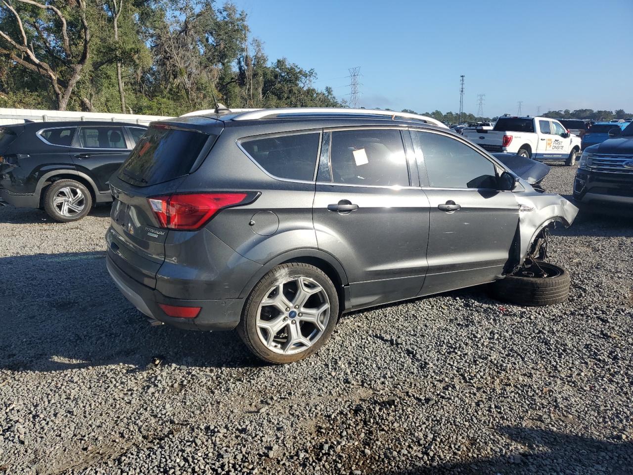 VIN 1FMCU0J97KUB21033 2019 FORD ESCAPE no.3