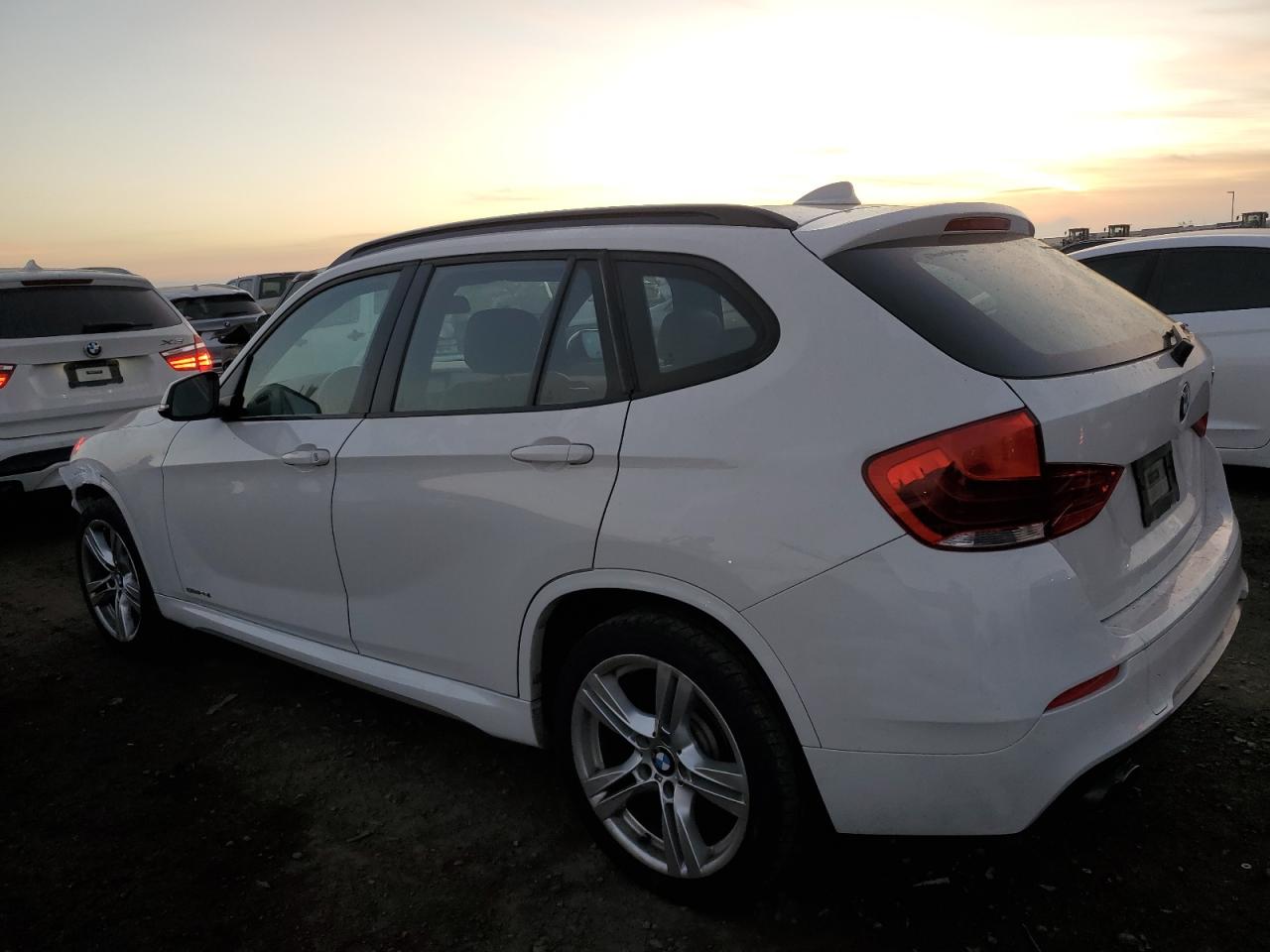 VIN WBAVM1C58FV314690 2015 BMW X1 no.2