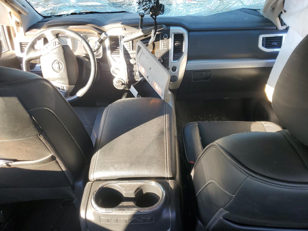 VIN 1N6AA1E59KN527002 2019 NISSAN TITAN no.8