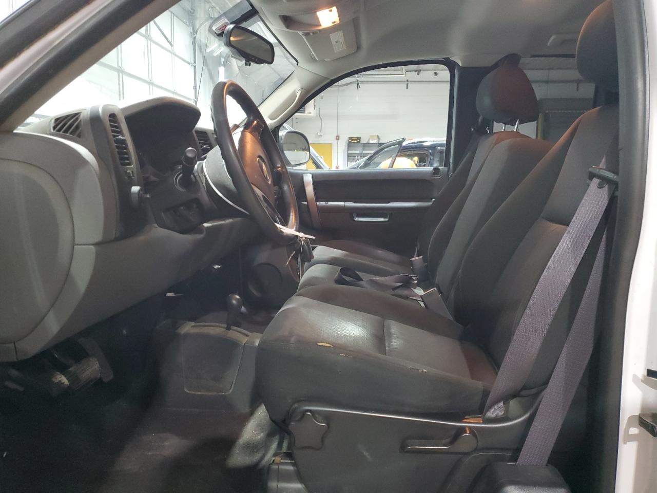 2011 Chevrolet Silverado - Image 7