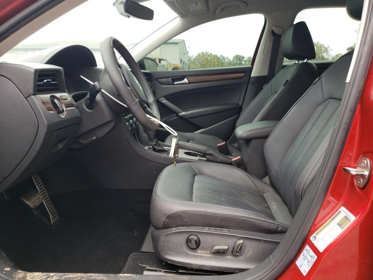 2022 Volkswagen Passat - Image 7