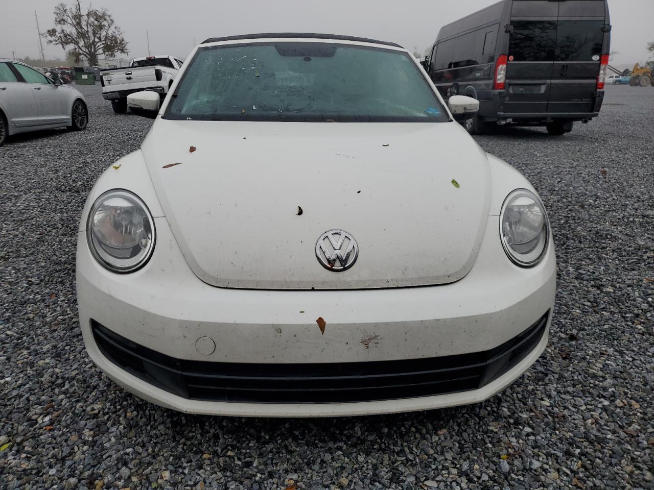 VIN 3VW5P7AT7DM812320 2013 VOLKSWAGEN BEETLE no.5