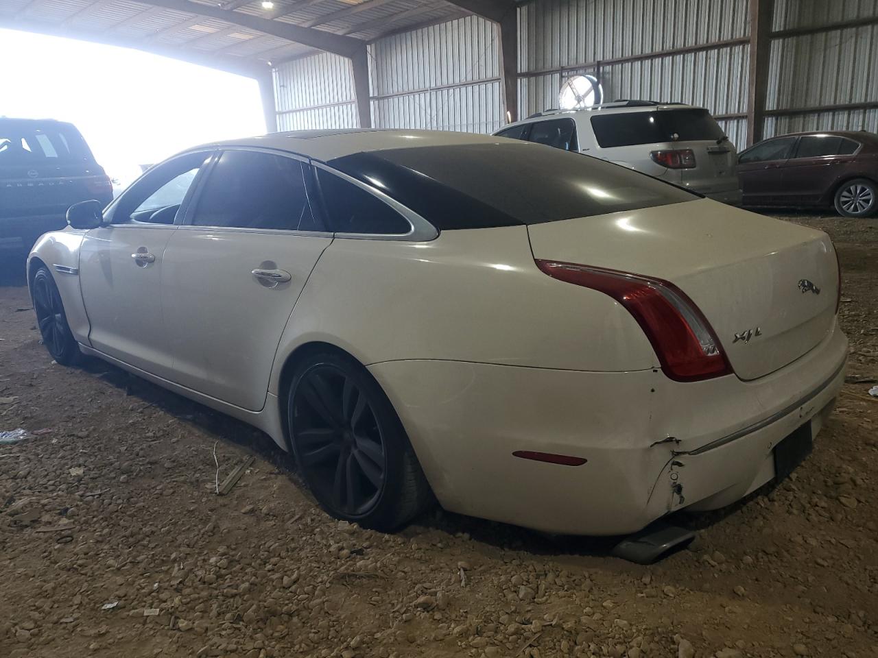 2011 Jaguar XJ - Image 2