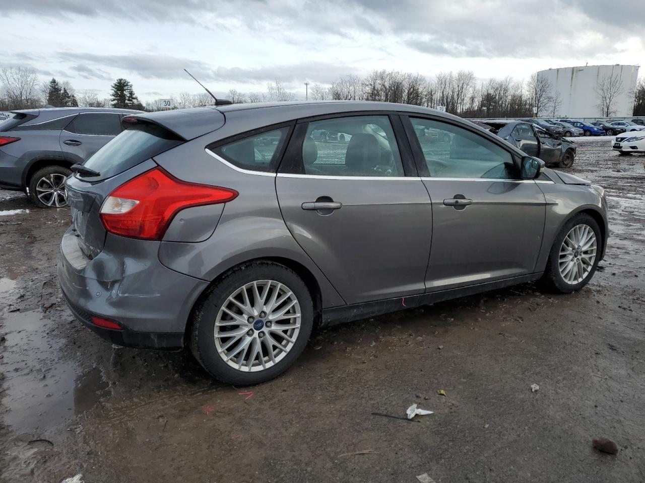 VIN 1FADP3N2XEL338428 2014 FORD FOCUS no.3