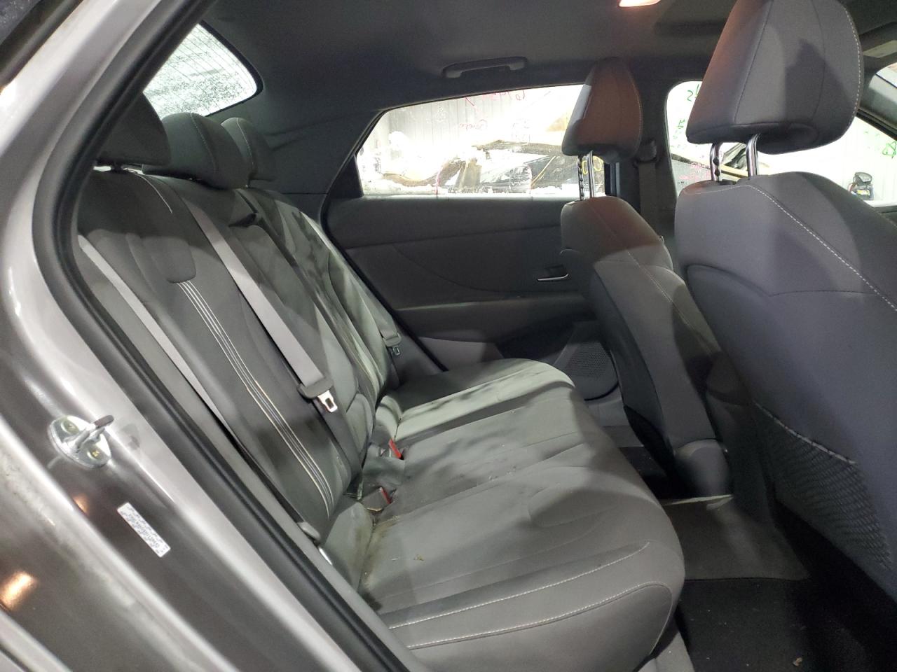 2021 Hyundai Elantra - Image 10