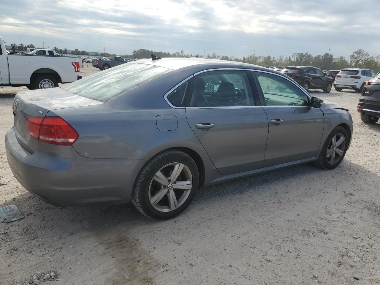 VIN 1VWBP7A30DC035726 2013 VOLKSWAGEN PASSAT no.3