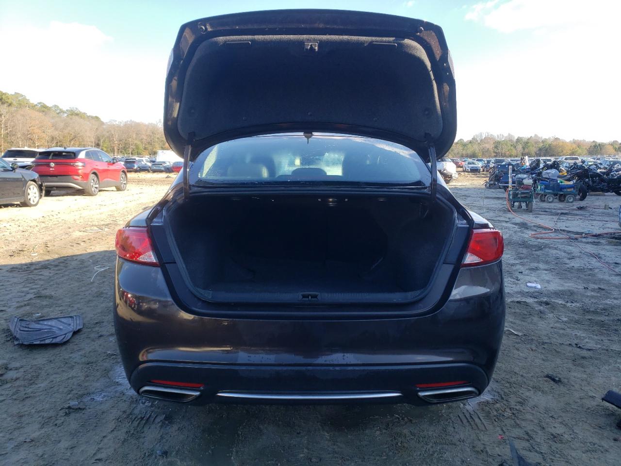 2015 Chrysler 200 - Image 6