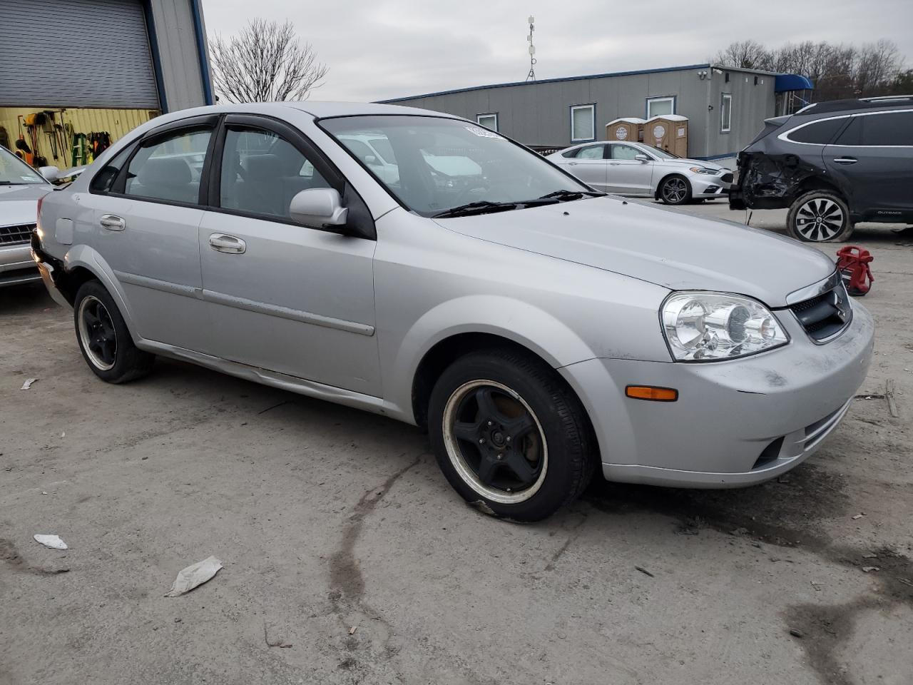 2008 Suzuki Forenza - Image 4
