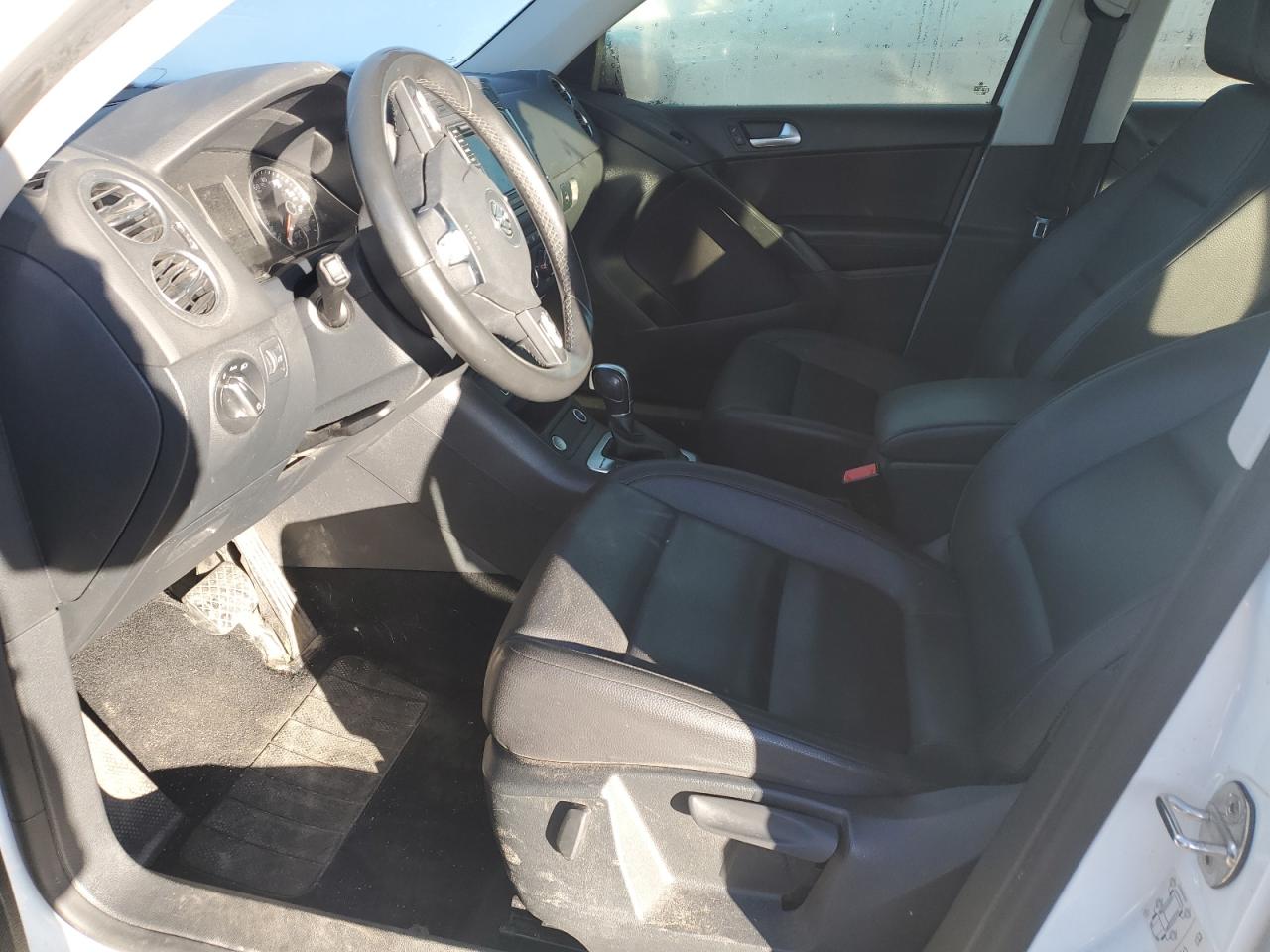2017 Volkswagen Tiguan - Image 7
