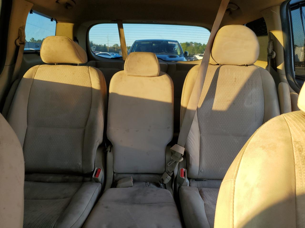 2016 Kia Sedona - Image 10