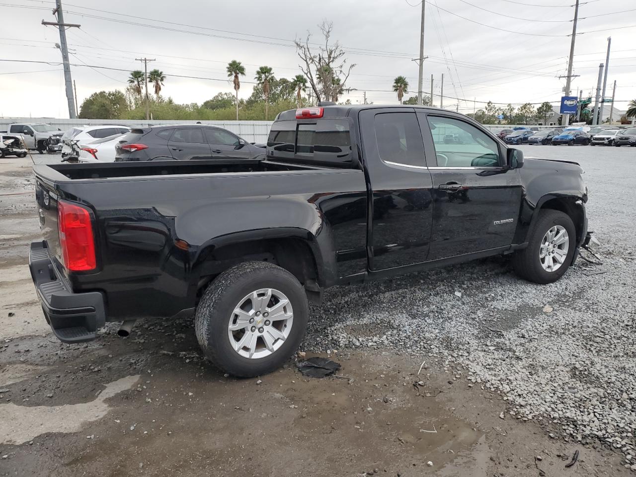 2018 Chevrolet Colorado - Image 3
