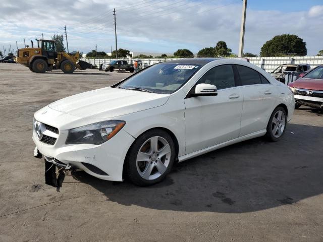 Sedans MERCEDES-BENZ CLA-CLASS 2015 Biały