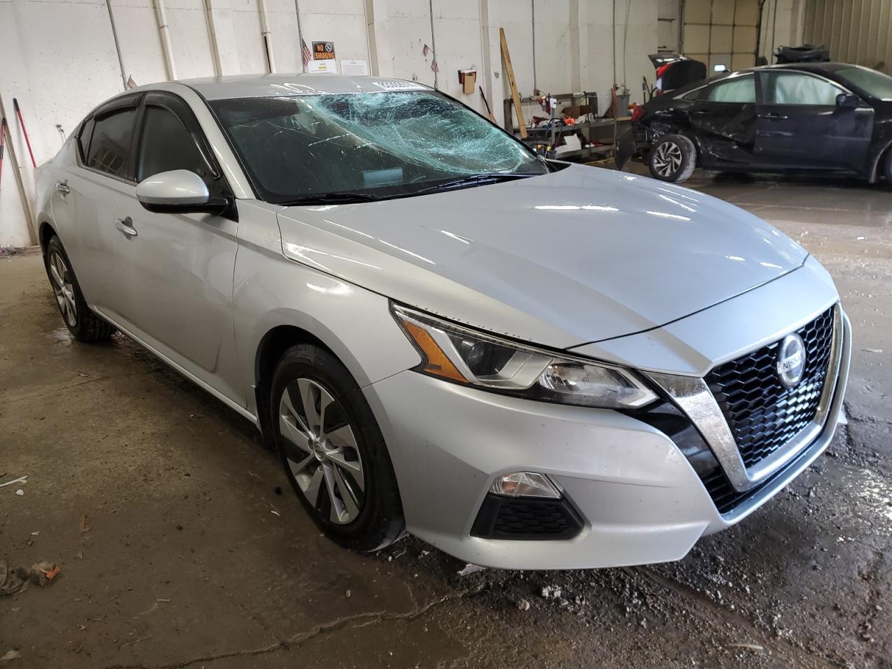 2020 Nissan Altima - Image 4