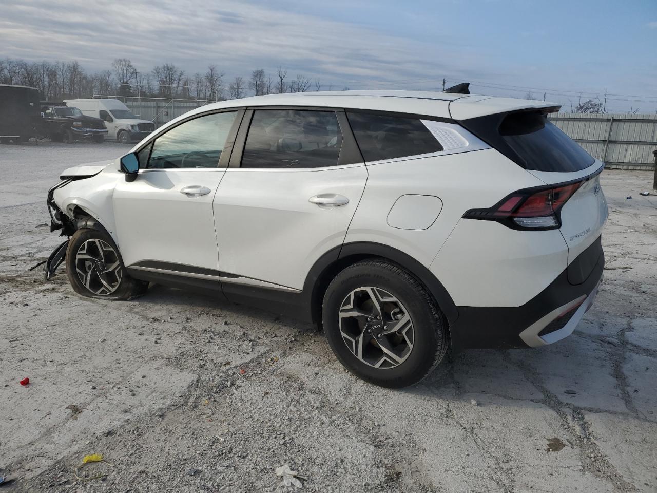 2023 Kia Sportage - Image 2
