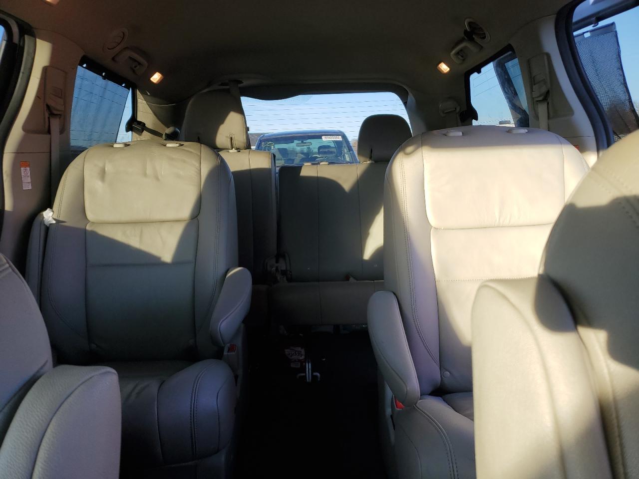 2020 Toyota Sienna - Image 10