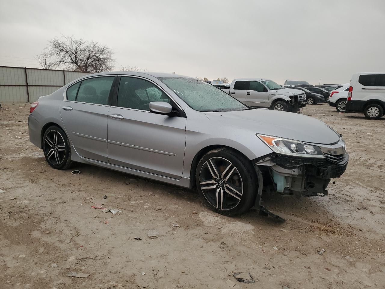 VIN 1HGCR2F58GA122130 2016 HONDA ACCORD no.4