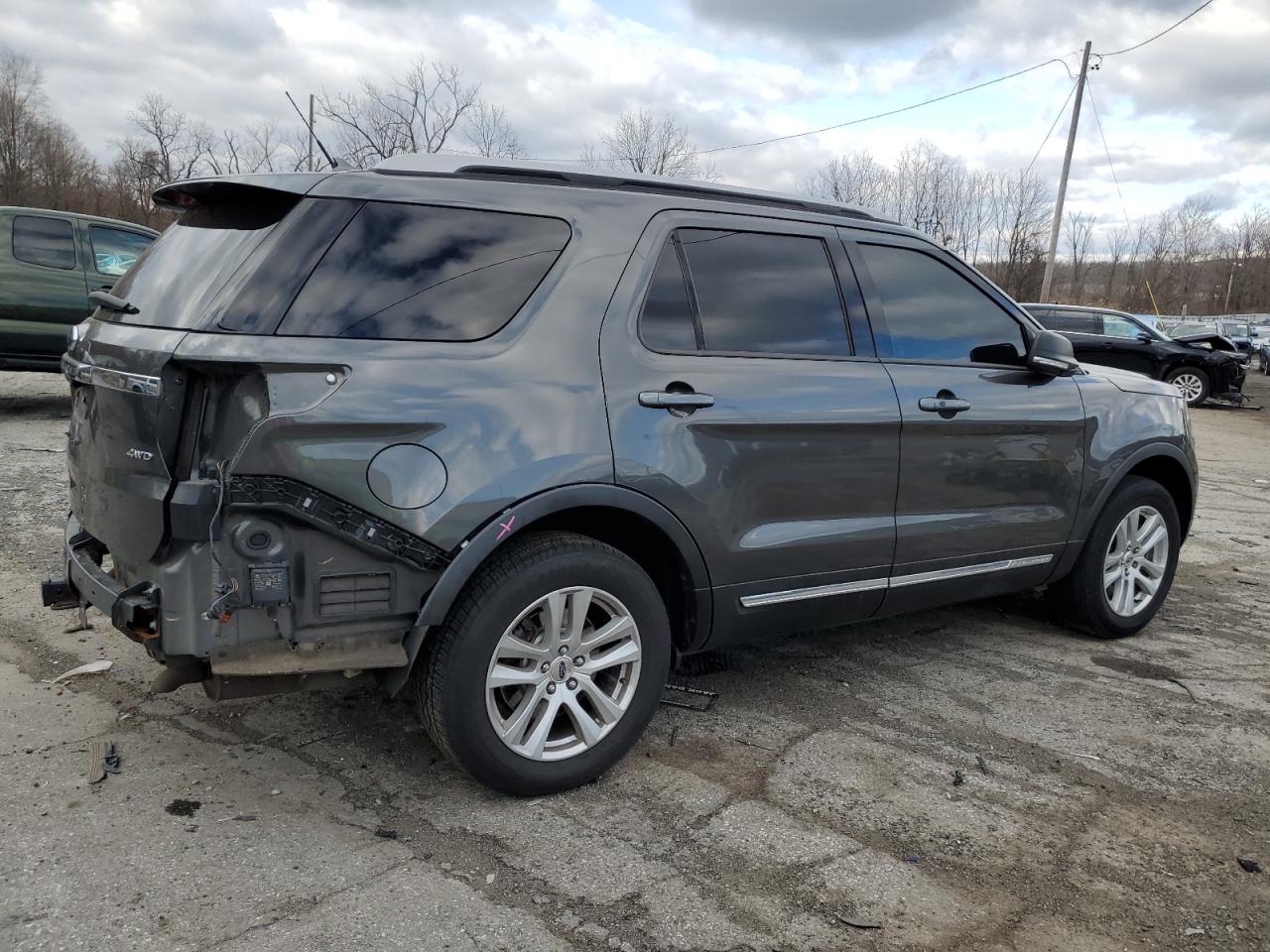 2019 Ford Explorer - Image 3
