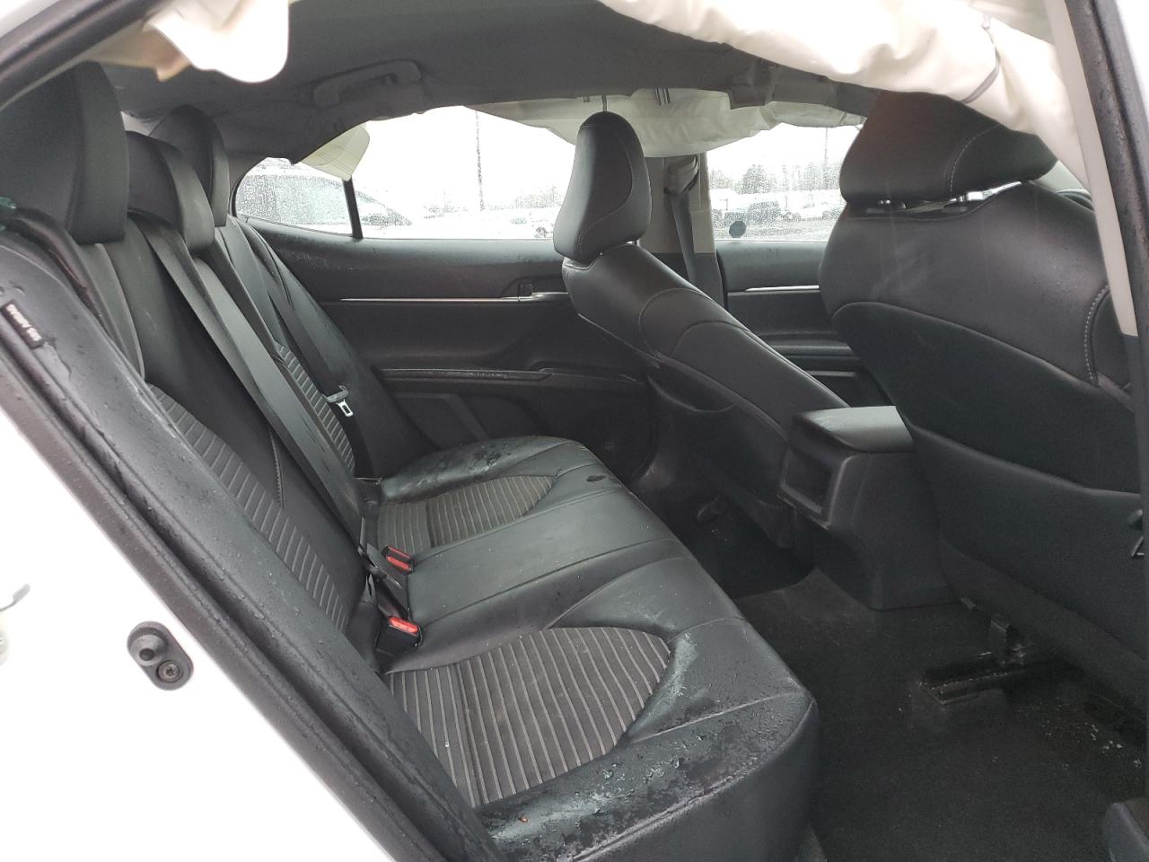 2021 Toyota Camry - Image 11