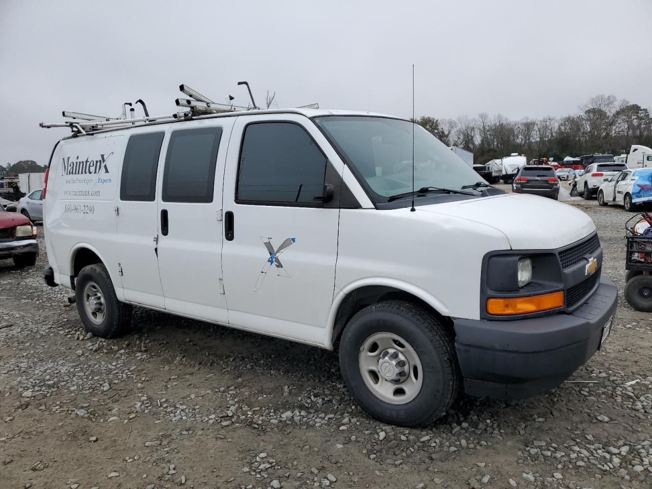 2017 Chevrolet Express - Image 4