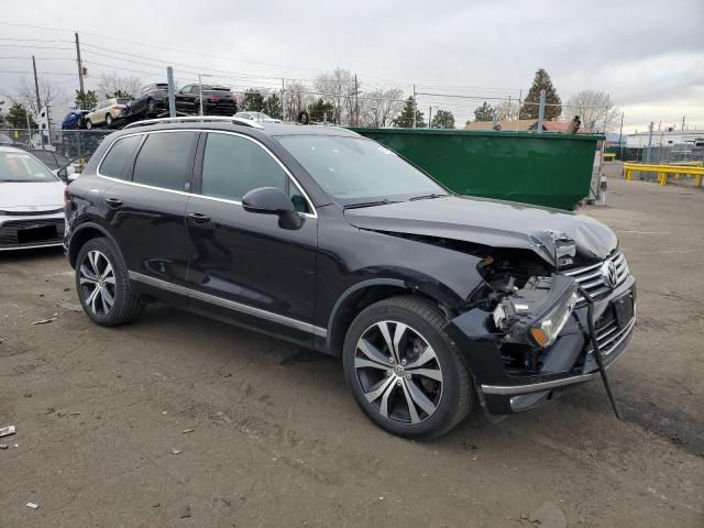 Паркетники VOLKSWAGEN TOUAREG 2017 Чорний