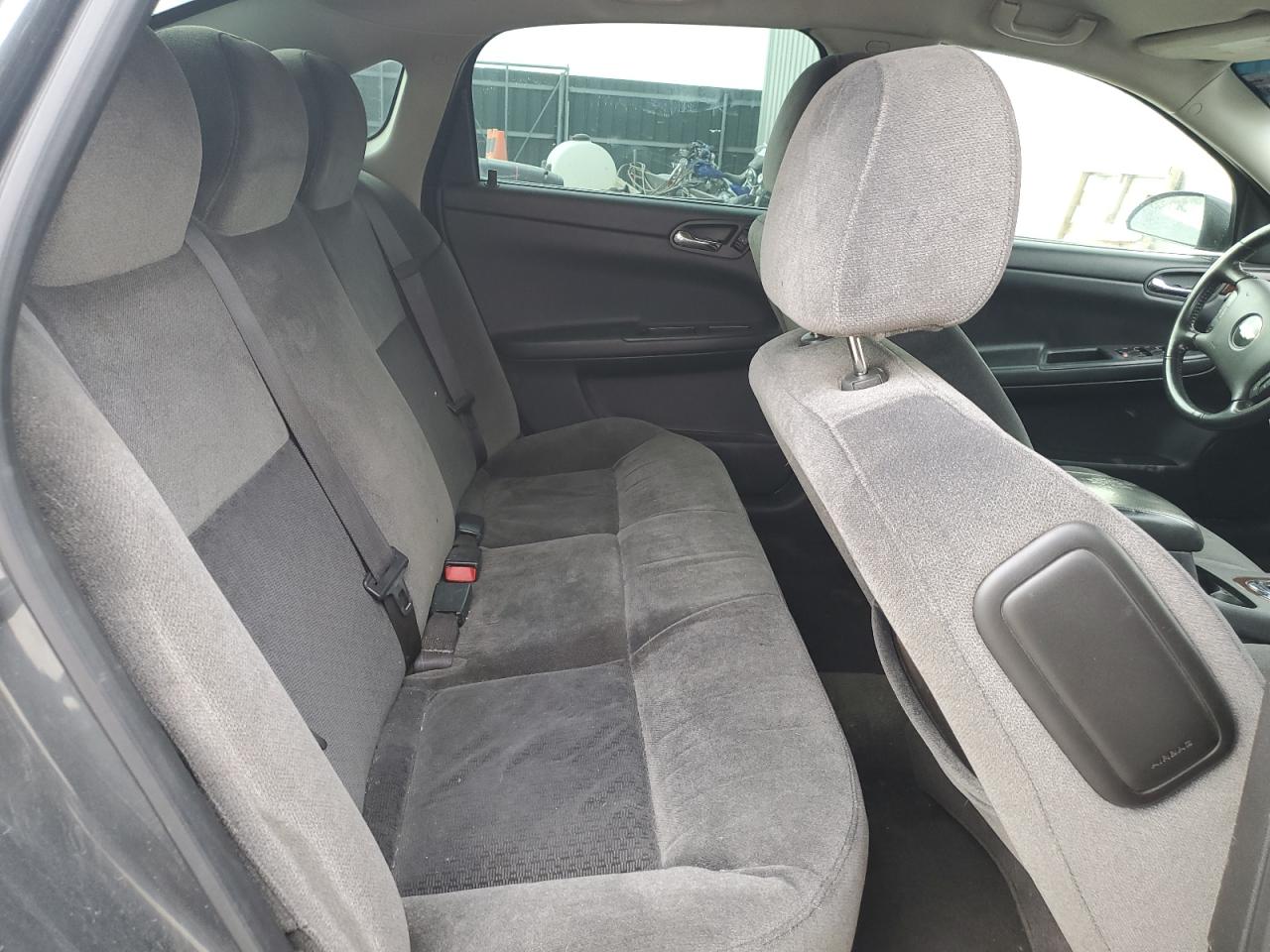 2011 Chevrolet Impala - Image 10