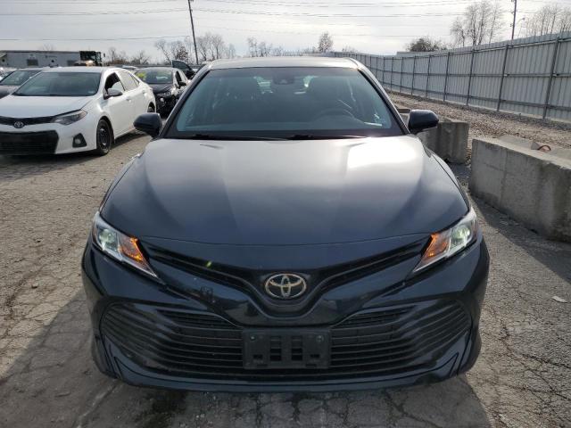  TOYOTA CAMRY 2018 Granatowy