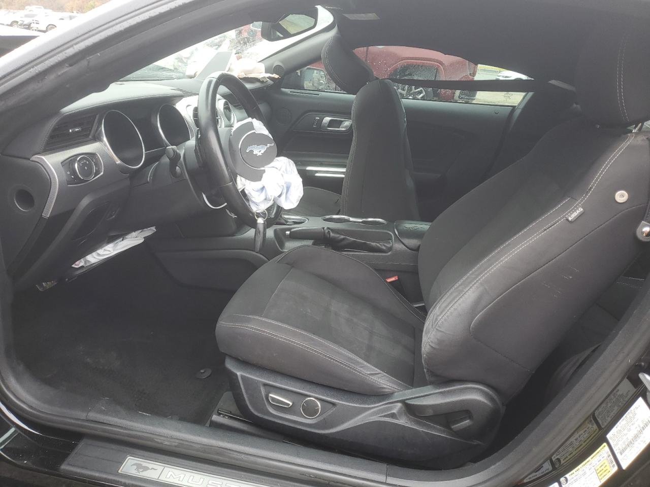 2019 Ford Mustang - Image 7