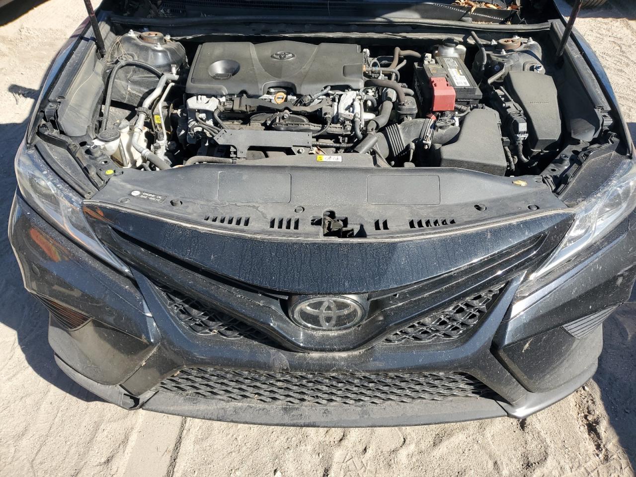 2020 Toyota Camry - Image 11