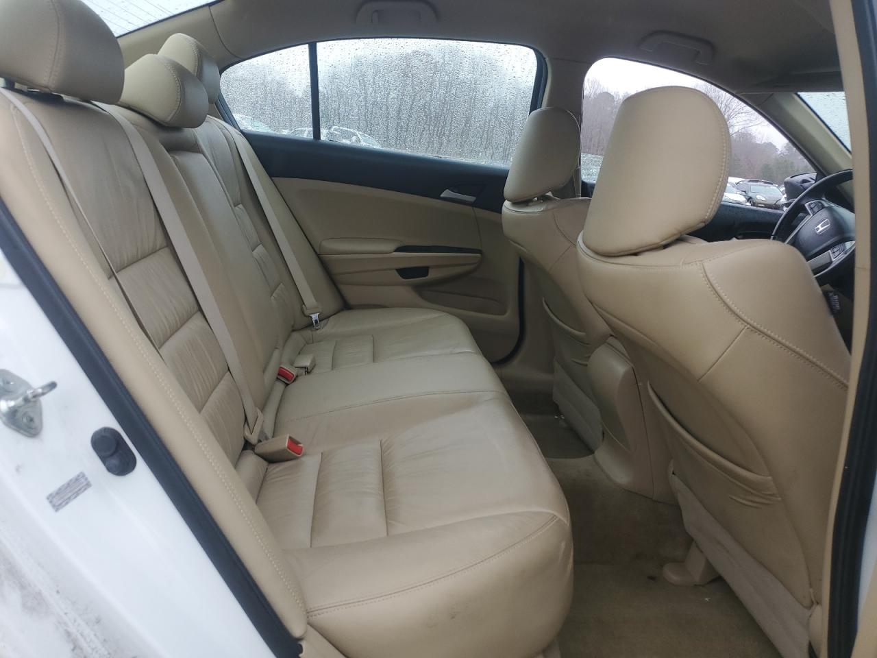 2012 Honda Accord - Image 10