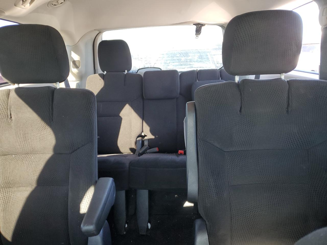 2016 Dodge Caravan - Image 10