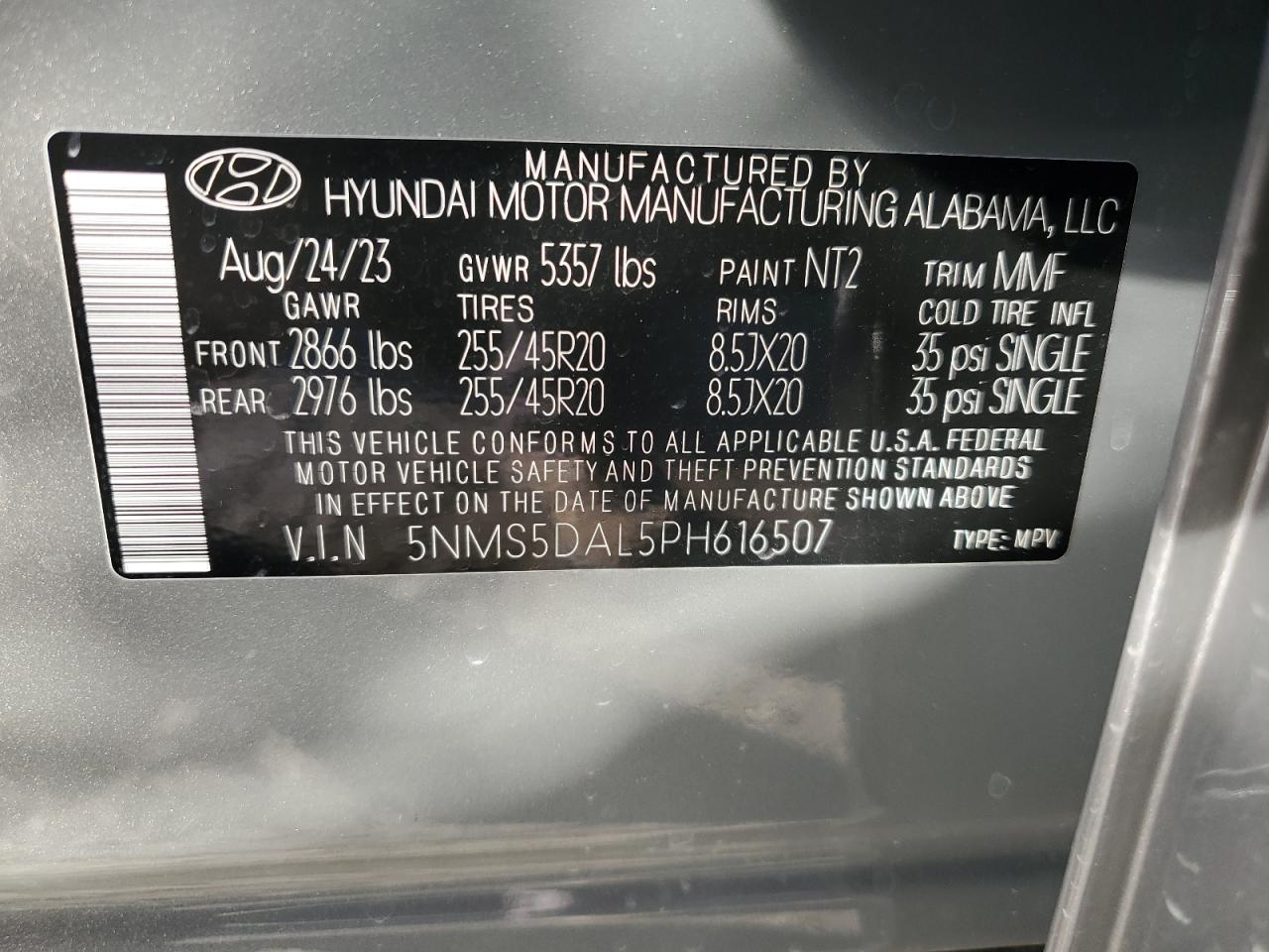 2023 Hyundai Santa Fe - Image 16