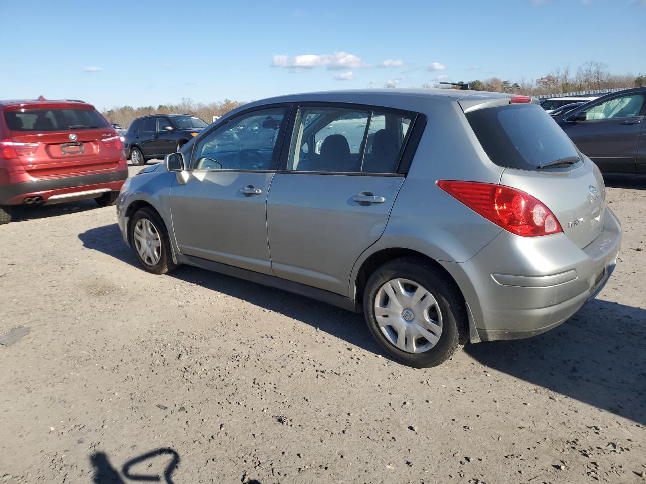 2010 Nissan Versa - Image 2