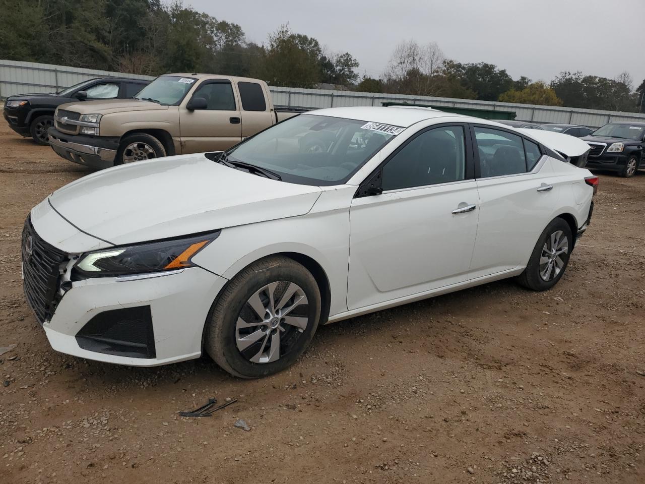 2024 Nissan Altima - Image 1