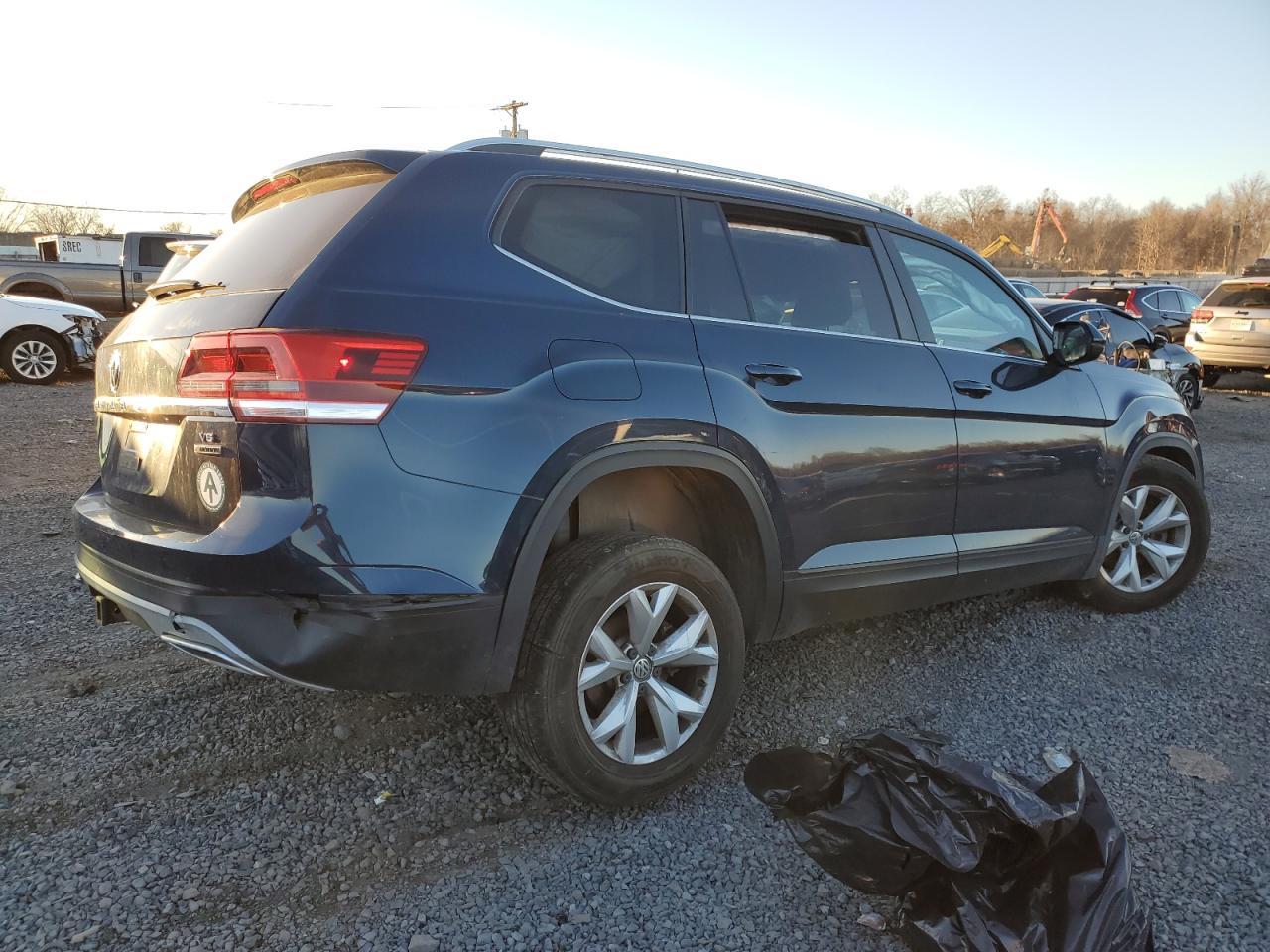 2019 Volkswagen Atlas - Image 3