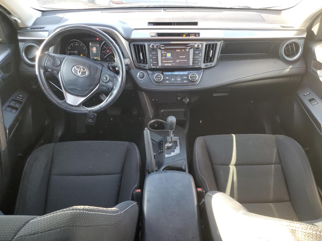 2017 Toyota RAV 4 - Image 8