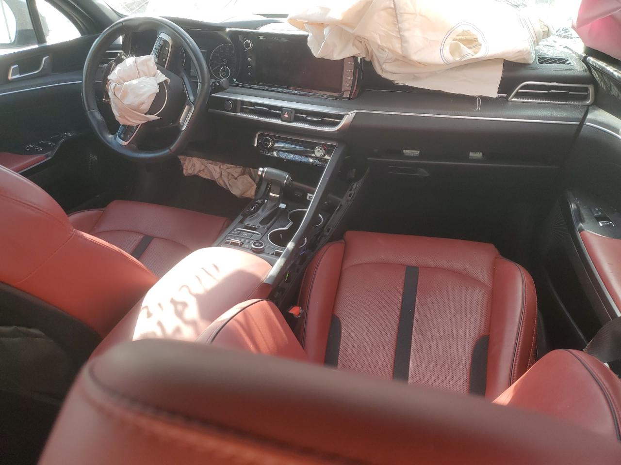 2023 Kia K5 - Image 8