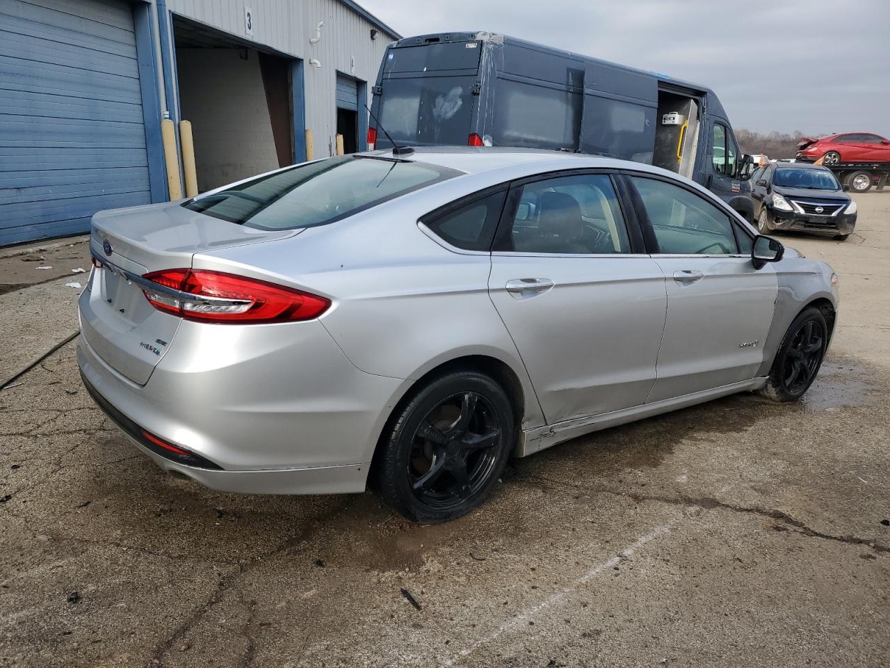 VIN 3FA6P0LU9JR242488 2018 FORD FUSION no.3