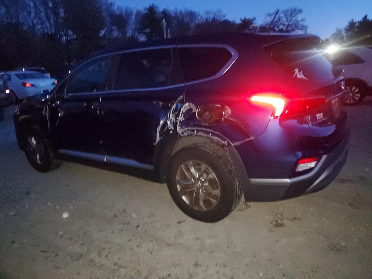 2020 Hyundai Santa Fe - Image 2