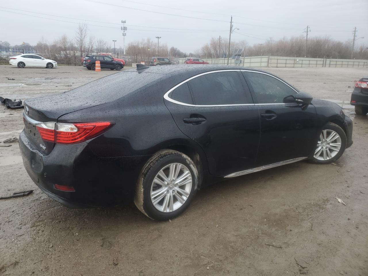 2015 Lexus ES - Image 3