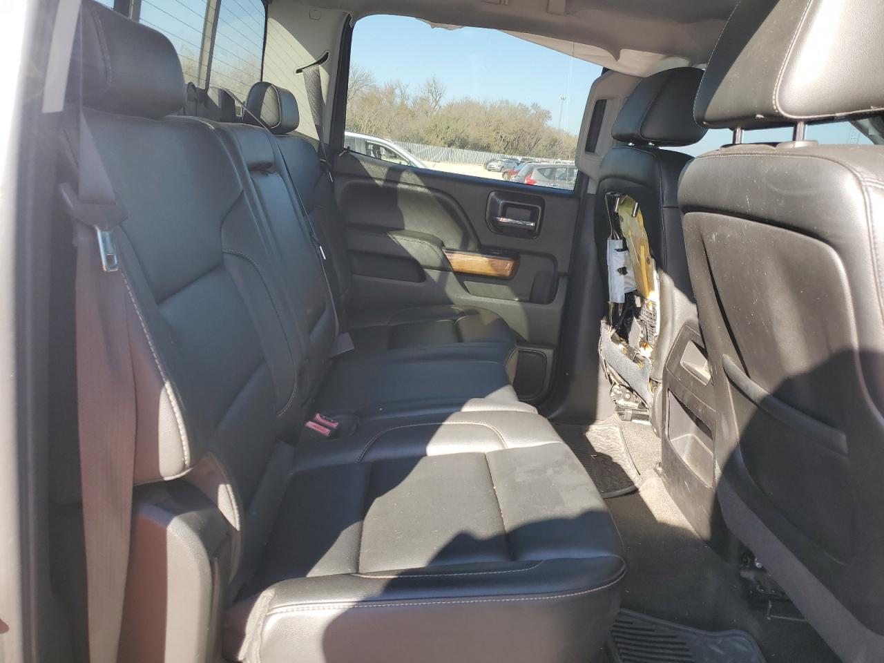 2015 Chevrolet Silverado - Image 10