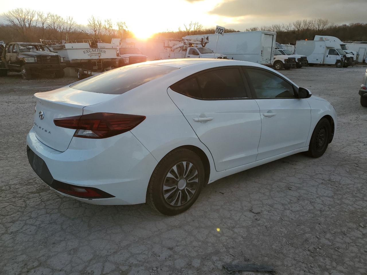 2019 Hyundai Elantra - Image 3
