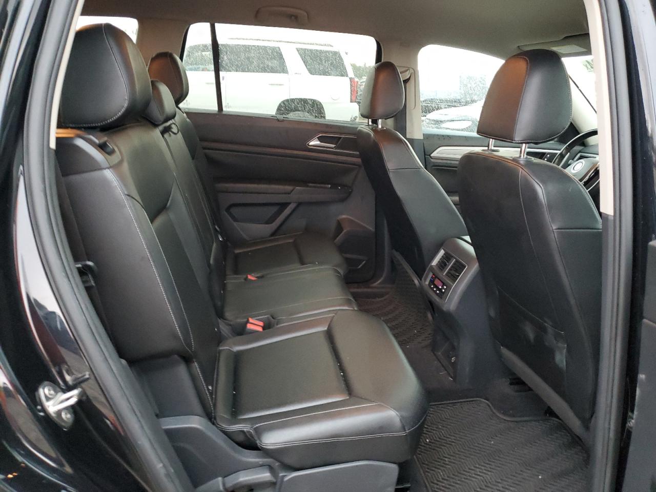 2018 Volkswagen Atlas - Image 11