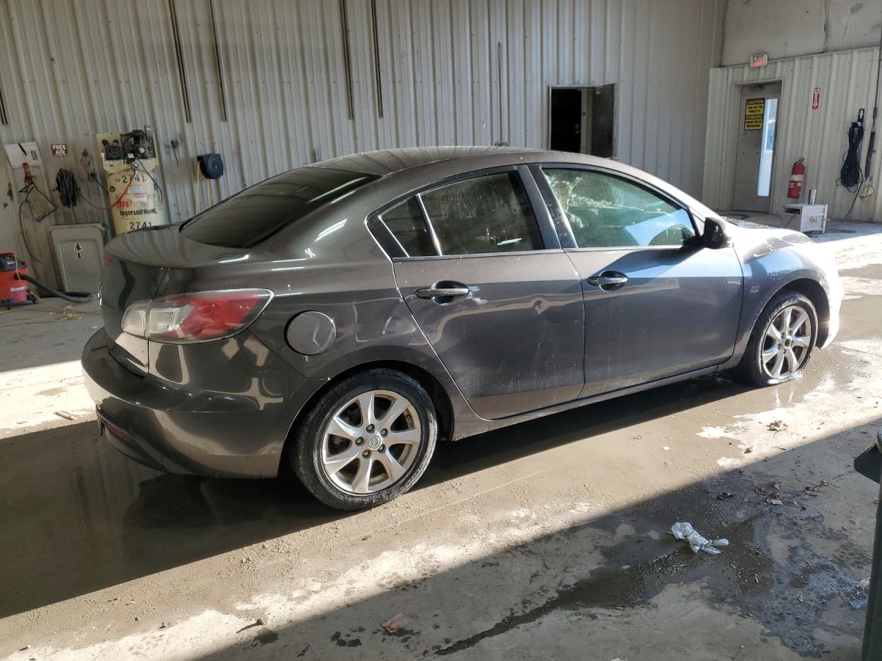 2011 Mazda 3 - Image 3