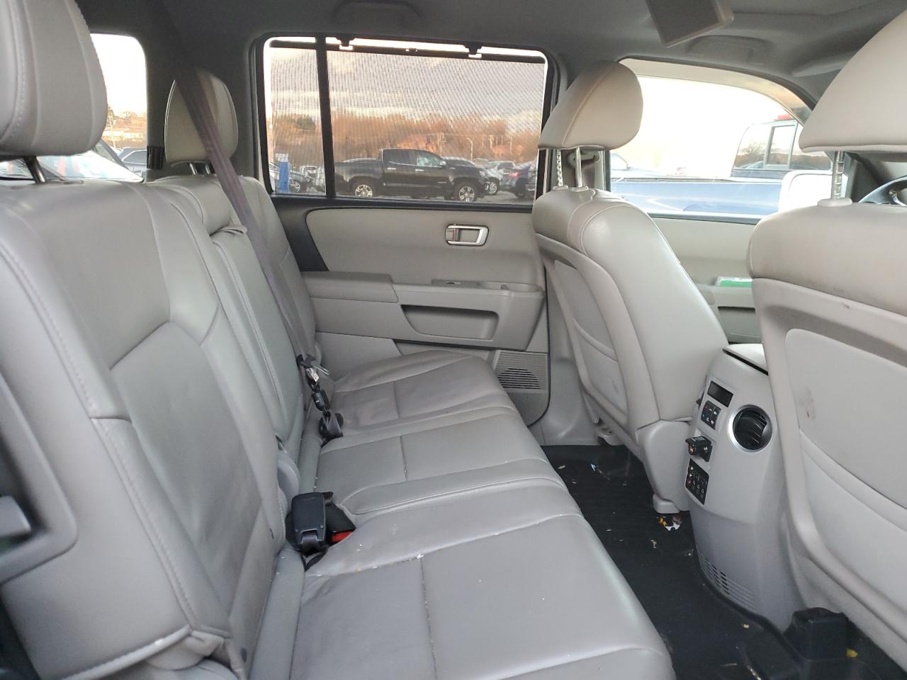 2014 Honda Pilot - Image 11