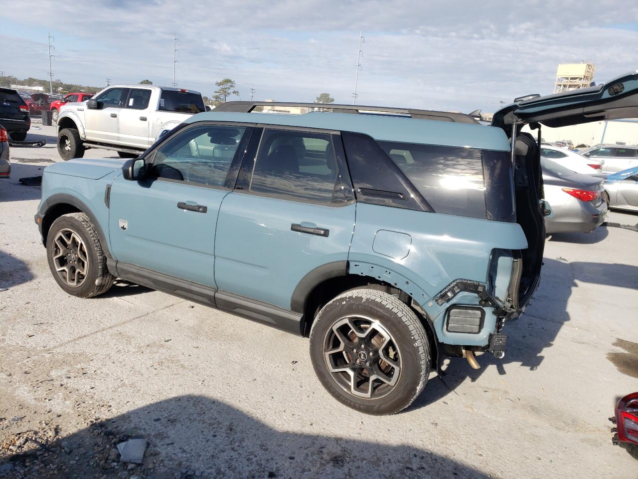 2021 Ford Bronco - Image 2