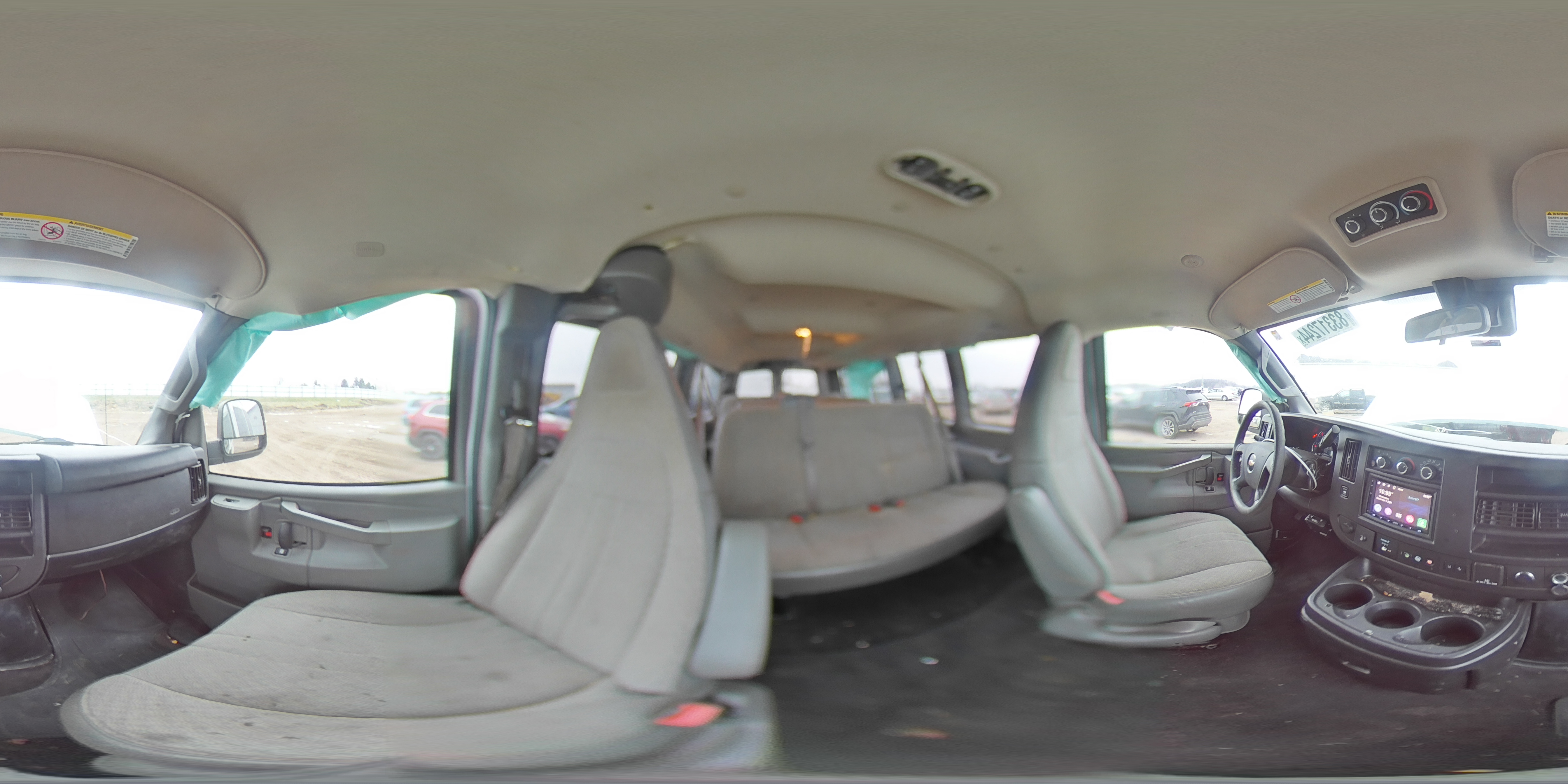 2019 Chevrolet Express - Image 13
