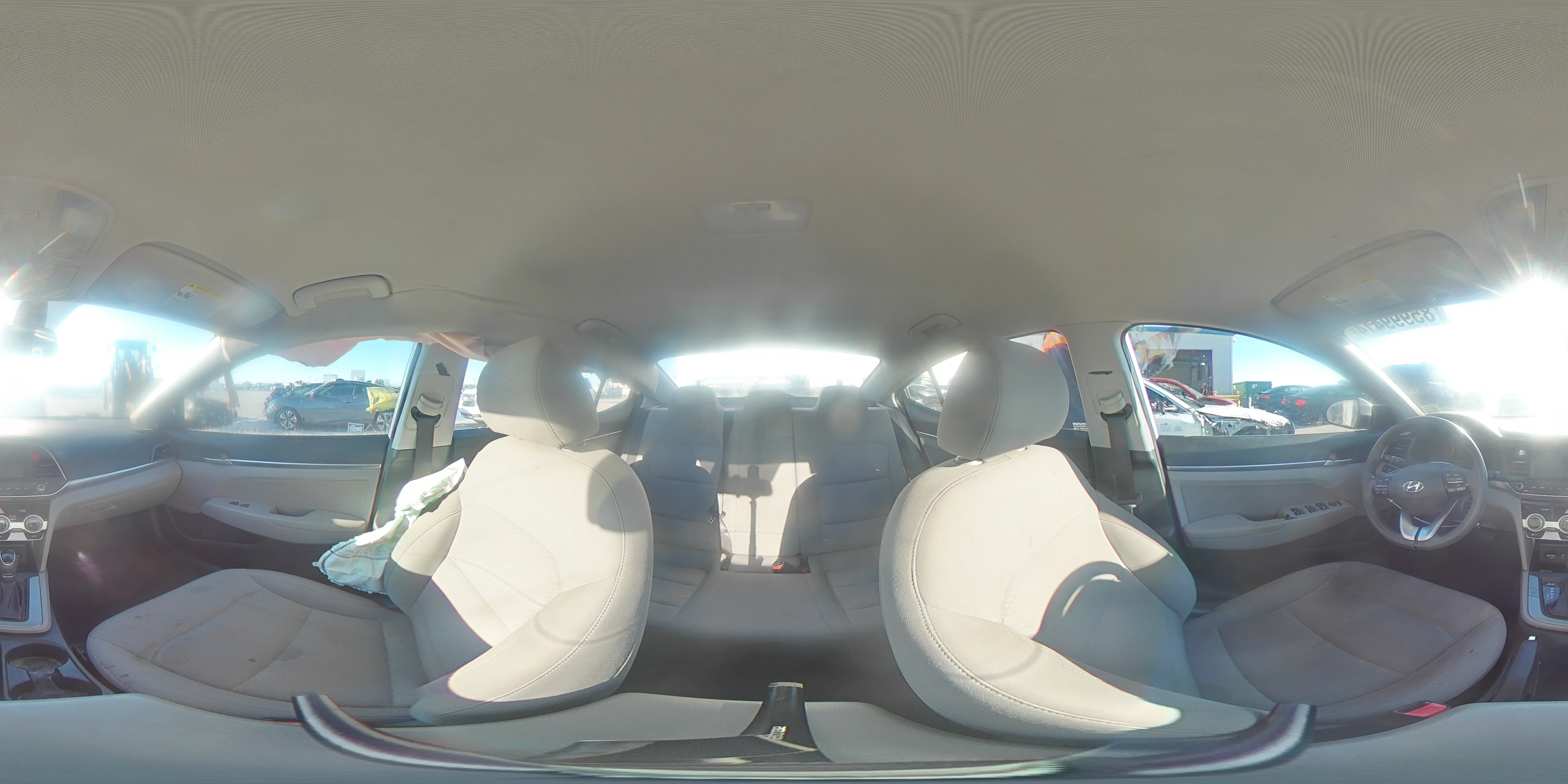 2019 Hyundai Elantra - Image 14